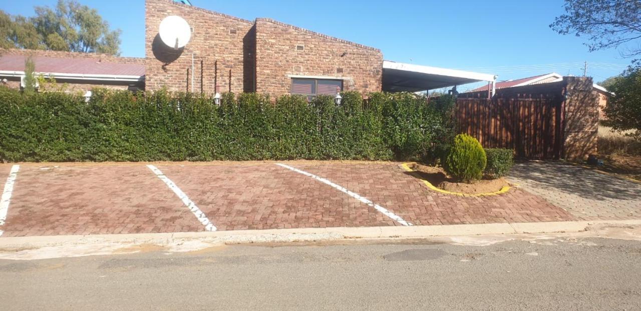 Aliwal Villa Guest Lodge Exterior foto